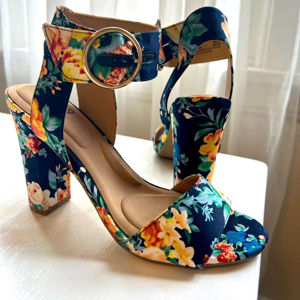 Women’s floral print high heels